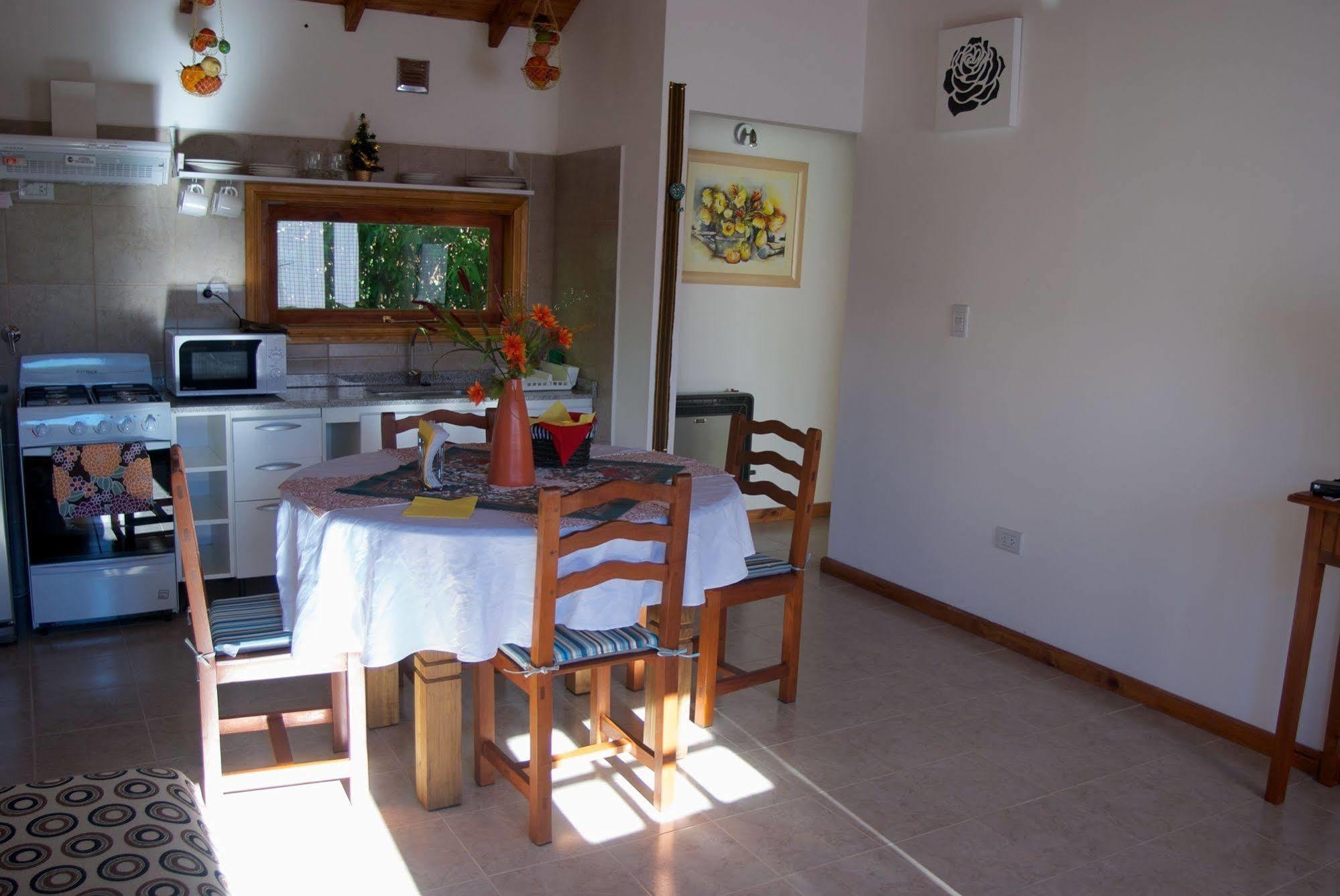 אל קלפטה Cabanas Normana Inn מראה חיצוני תמונה